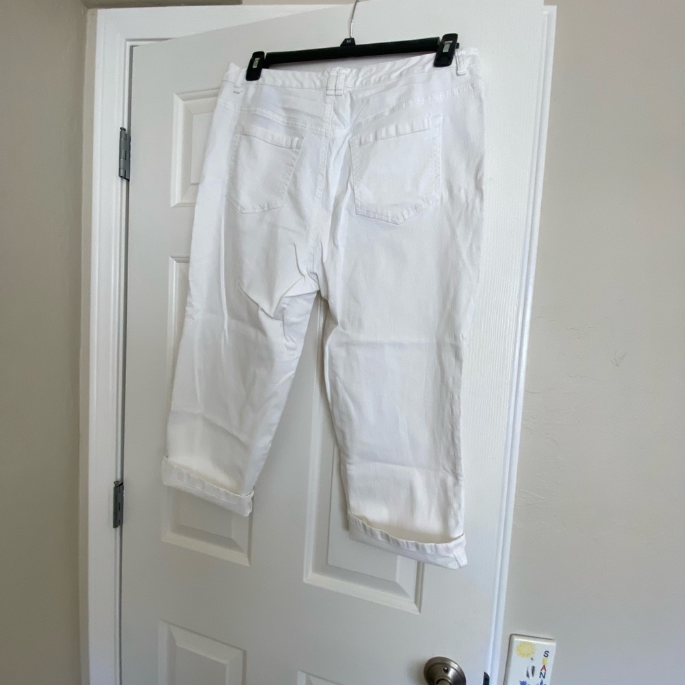 Style&Co jeans white cropped pants - Picture 2 of 3